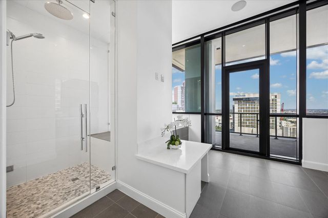 1211 Caroline Street 1901, Houston, TX 77002