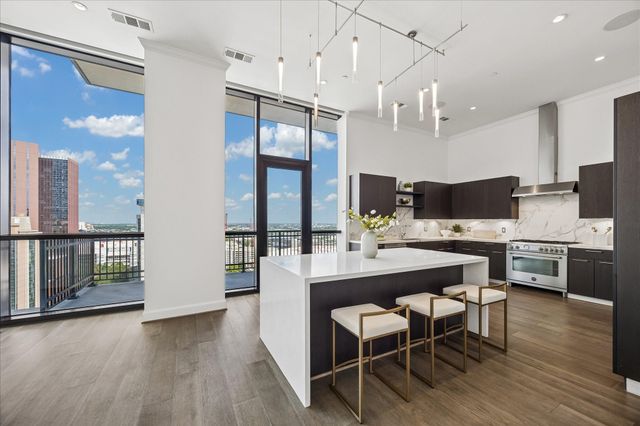 1211 Caroline Street 1901, Houston, TX 77002