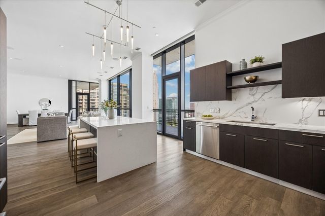 1211 Caroline Street 1901, Houston, TX 77002