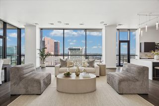 1211 Caroline Street 1901, Houston, TX 77002