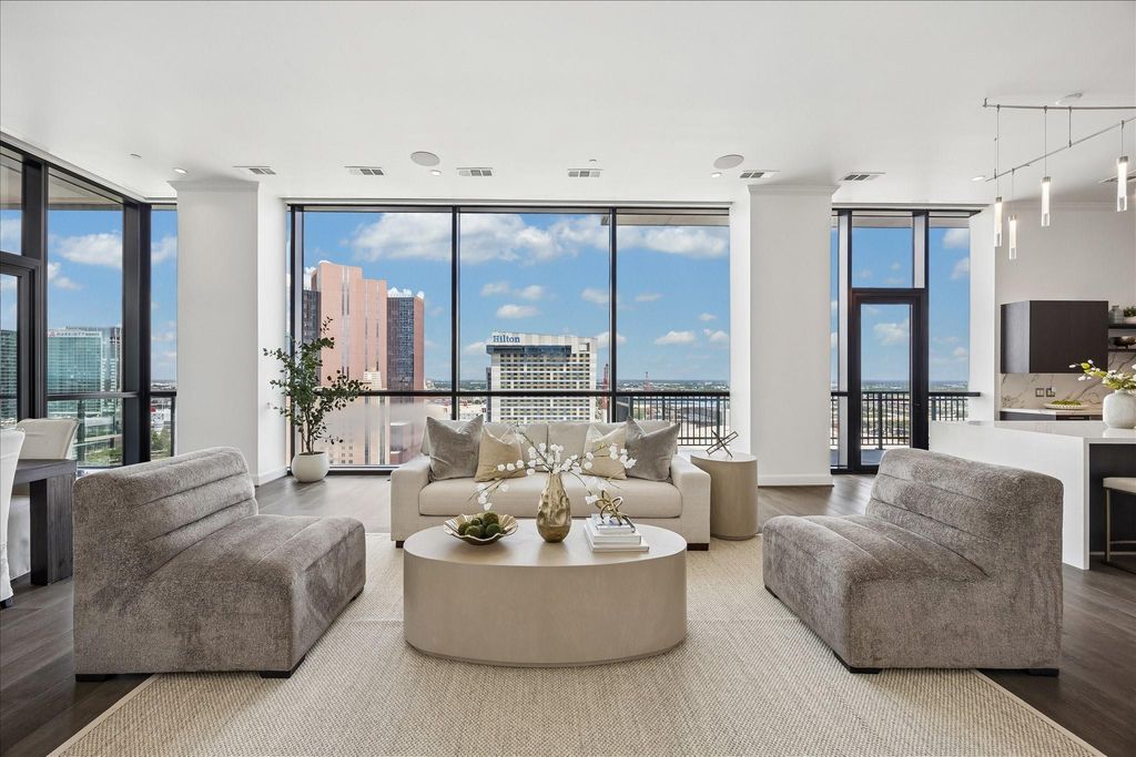 1211 Caroline Street 1901, Houston, TX 77002