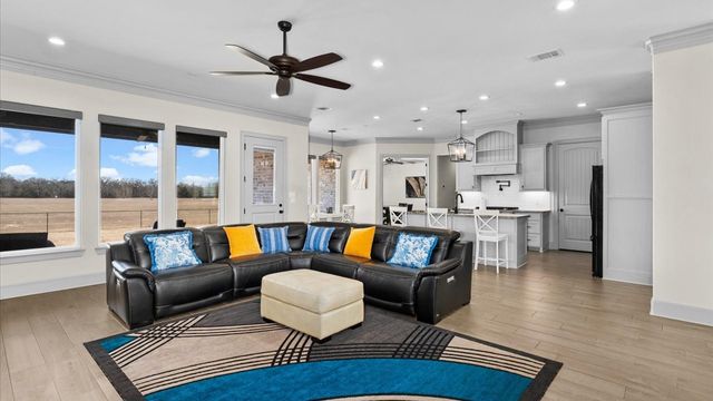 15631 Stallion Lake Boulevard, Lindale, TX 75771