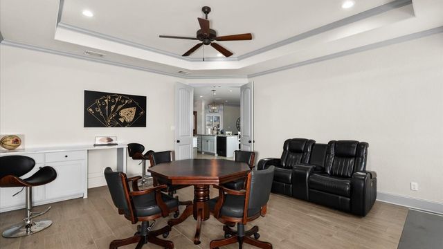 15631 Stallion Lake Boulevard, Lindale, TX 75771