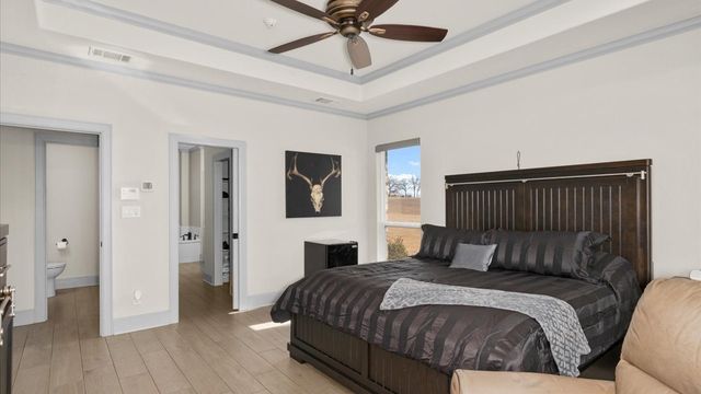 15631 Stallion Lake Boulevard, Lindale, TX 75771