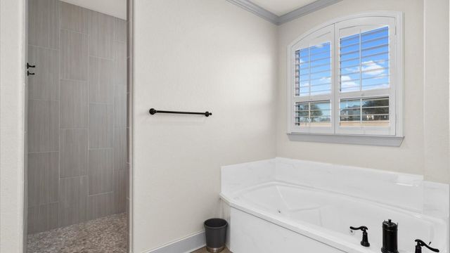 15631 Stallion Lake Boulevard, Lindale, TX 75771