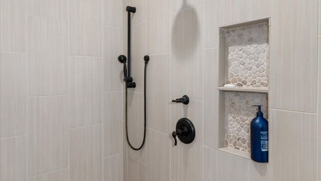 15631 Stallion Lake Boulevard, Lindale, TX 75771