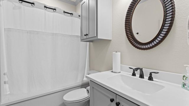 15631 Stallion Lake Boulevard, Lindale, TX 75771