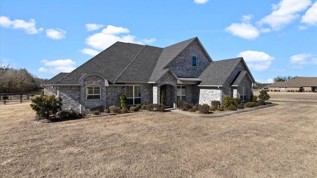 15631 Stallion Lake Boulevard, Lindale, TX 75771