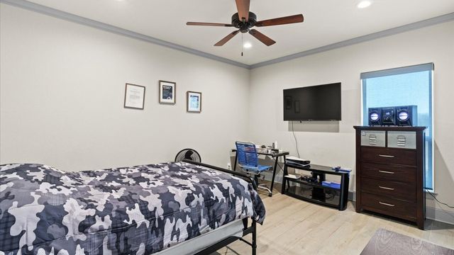 15631 Stallion Lake Boulevard, Lindale, TX 75771