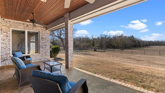 15631 Stallion Lake Boulevard, Lindale, TX 75771