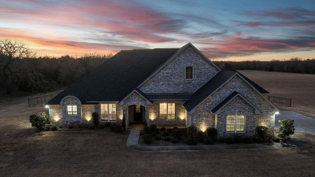 15631 Stallion Lake Boulevard, Lindale, TX 75771