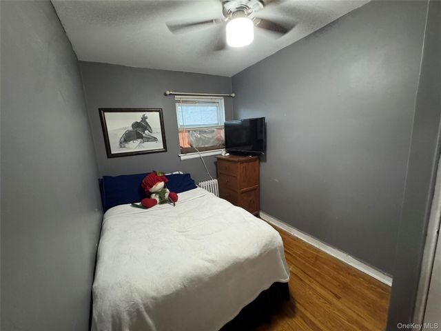 260-38 73 Avenue B1, Glen Oaks, NY 11004