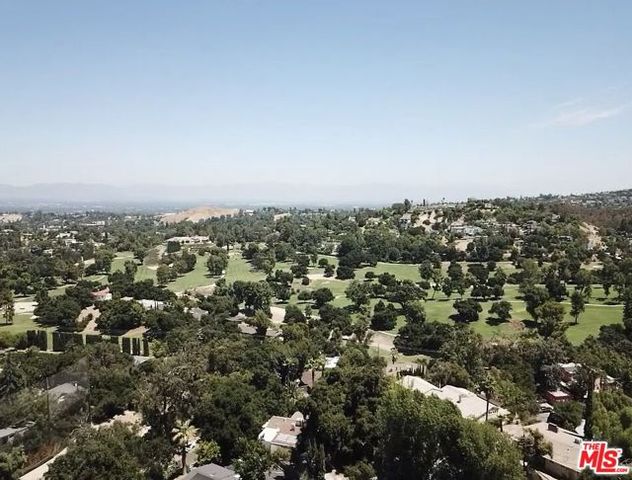 4601 Ensenada Drive, Woodland Hills (los Angeles), CA 91364