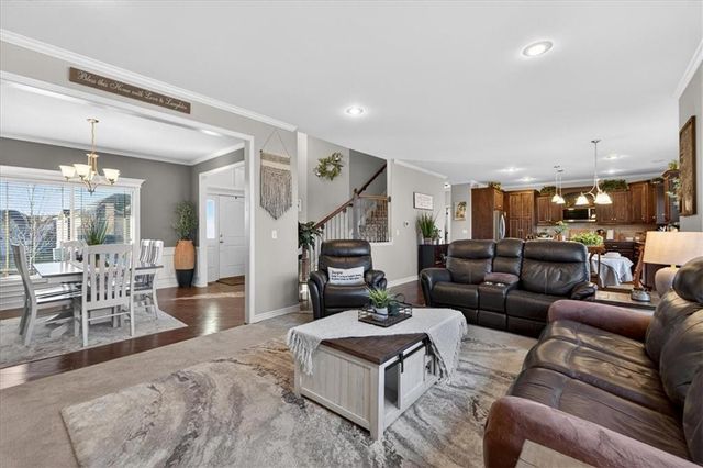 2320 SW Deer Run Road, Lee's Summit, MO 64082