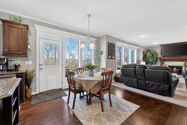 2320 SW Deer Run Road, Lee's Summit, MO 64082