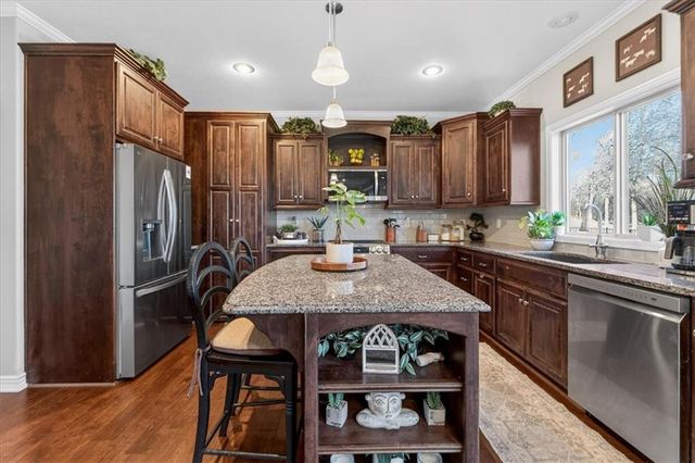 2320 SW Deer Run Road, Lee's Summit, MO 64082