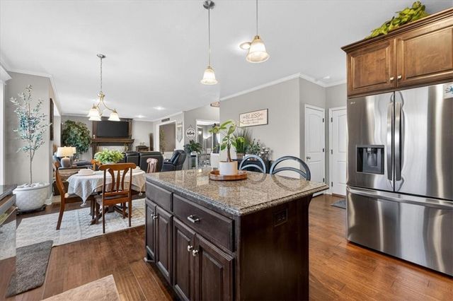 2320 SW Deer Run Road, Lee's Summit, MO 64082