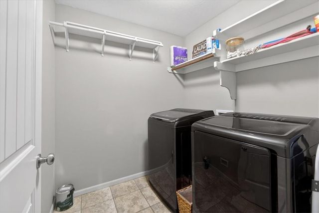 2320 SW Deer Run Road, Lee's Summit, MO 64082