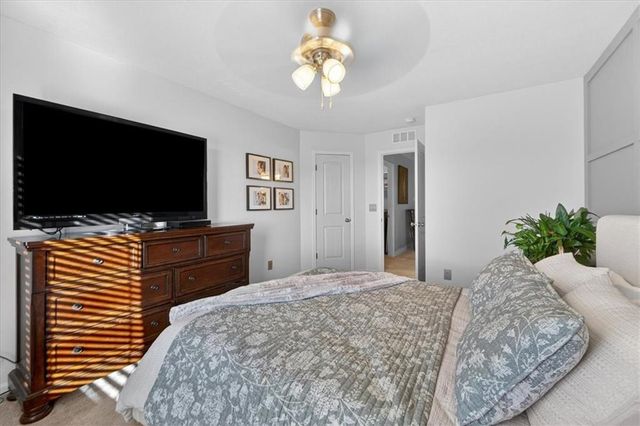 2320 SW Deer Run Road, Lee's Summit, MO 64082