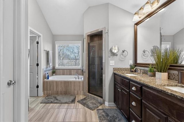 2320 SW Deer Run Road, Lee's Summit, MO 64082