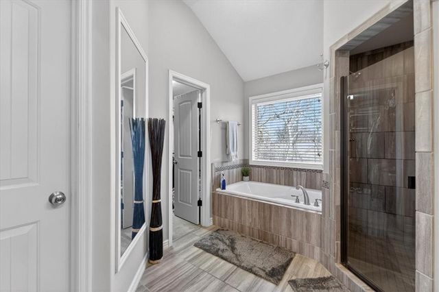 2320 SW Deer Run Road, Lee's Summit, MO 64082