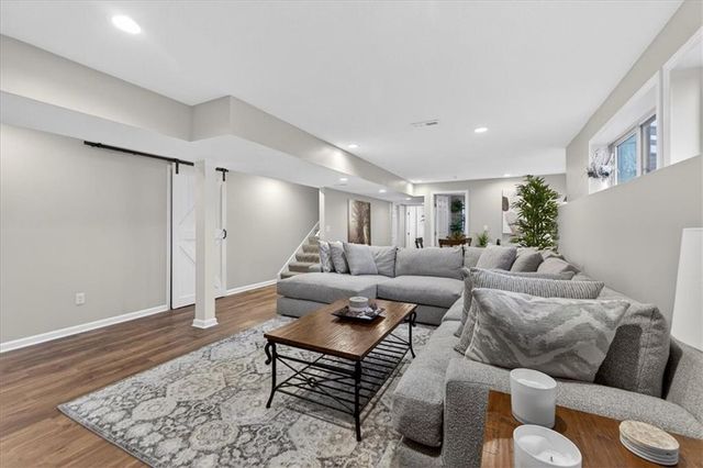 2320 SW Deer Run Road, Lee's Summit, MO 64082