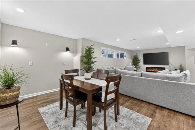 2320 SW Deer Run Road, Lee's Summit, MO 64082