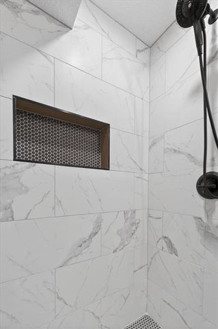 2320 SW Deer Run Road, Lee's Summit, MO 64082