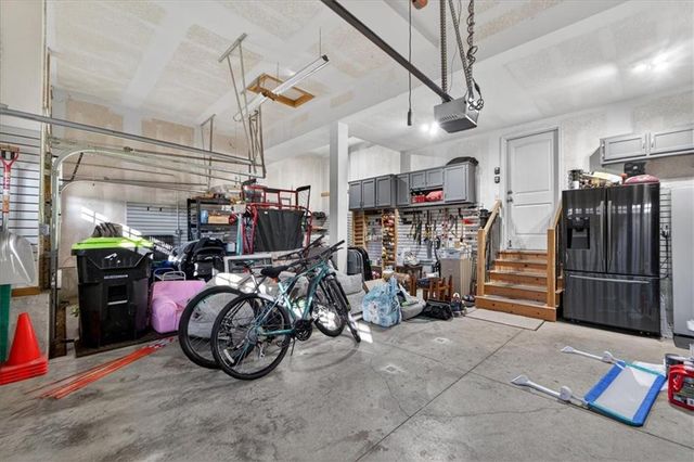 2320 SW Deer Run Road, Lee's Summit, MO 64082