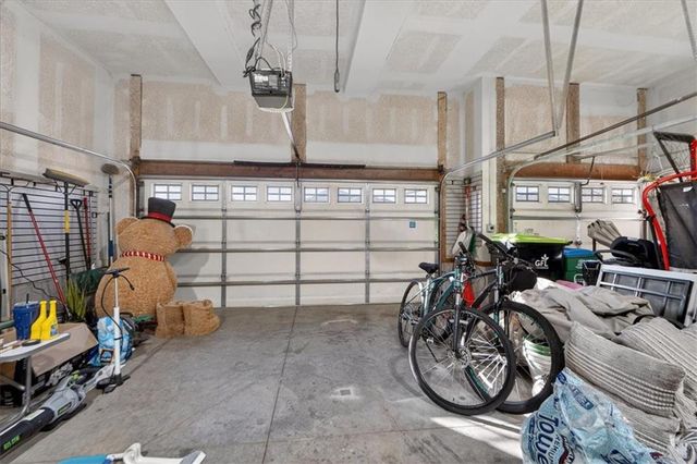 2320 SW Deer Run Road, Lee's Summit, MO 64082