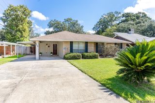 2054 Rowcliff Dr, Port Allen, LA 70719