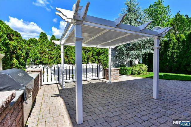 24 Maple Avenue 2nd Floor, Waldwick, NJ 07463