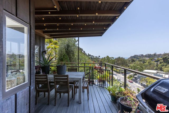 454 Stassi Lane, Santa Monica, CA 90402