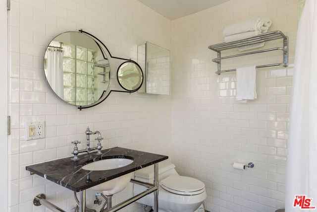454 Stassi Lane, Santa Monica, CA 90402