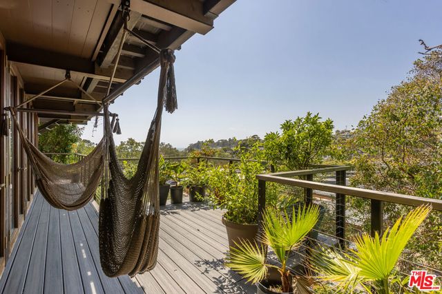 454 Stassi Lane, Santa Monica, CA 90402