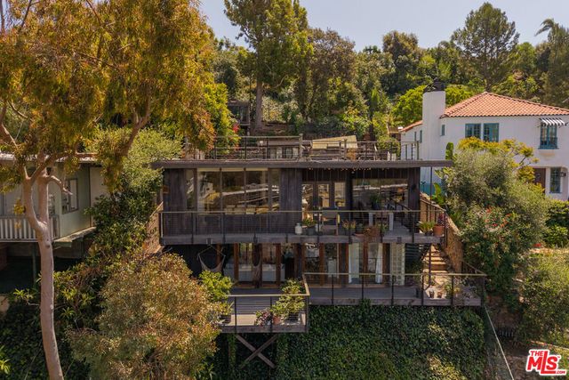 454 Stassi Lane, Santa Monica, CA 90402