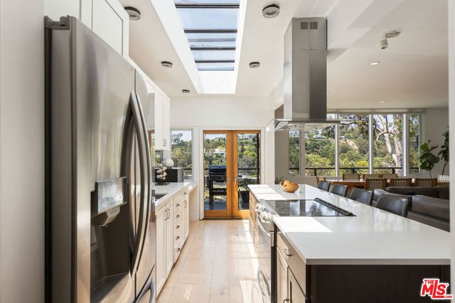 454 Stassi Lane, Santa Monica, CA 90402