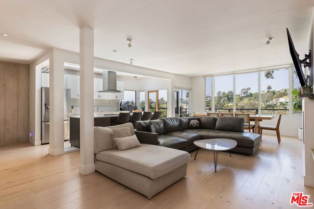 454 Stassi Lane, Santa Monica, CA 90402