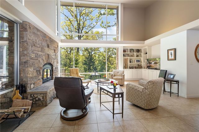 164 S Crossover Road, Fayetteville, AR 72701
