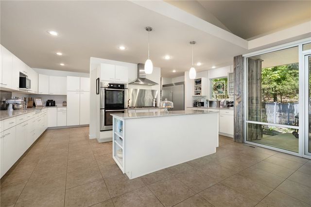 164 S Crossover Road, Fayetteville, AR 72701