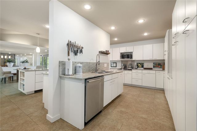 164 S Crossover Road, Fayetteville, AR 72701