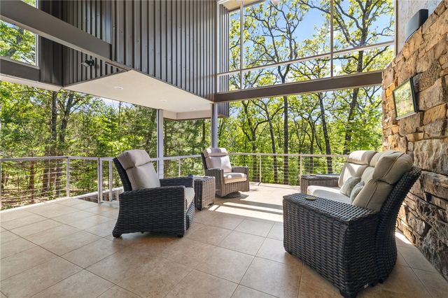 164 S Crossover Road, Fayetteville, AR 72701