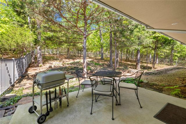 164 S Crossover Road, Fayetteville, AR 72701