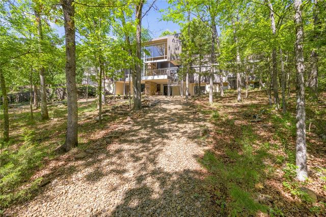 164 S Crossover Road, Fayetteville, AR 72701