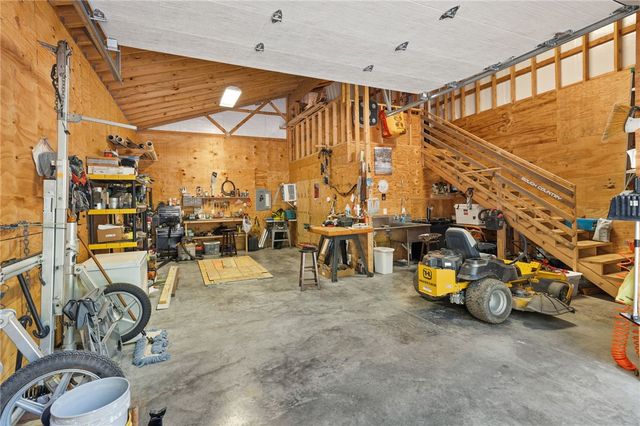 164 S Crossover Road, Fayetteville, AR 72701