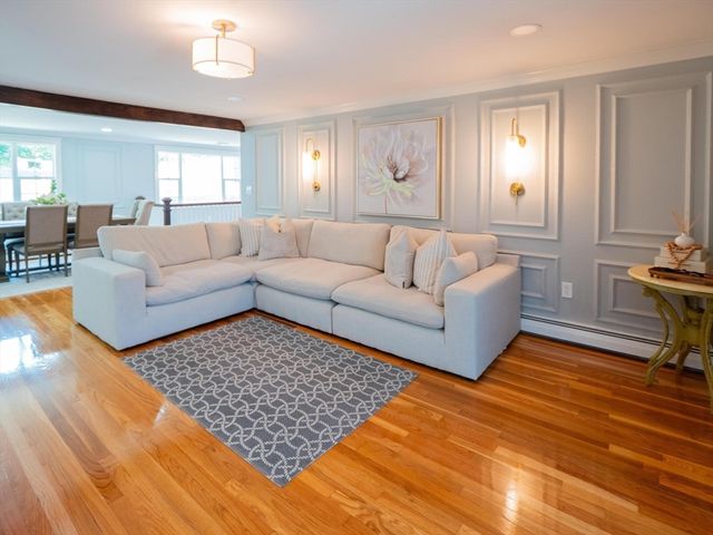 11 Bacon Dr, Saugus, MA 01906