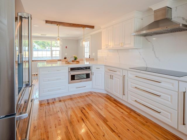 11 Bacon Dr, Saugus, MA 01906