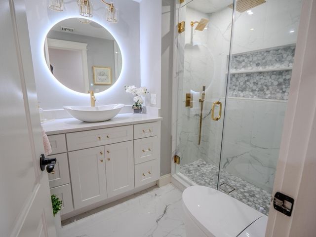 11 Bacon Dr, Saugus, MA 01906