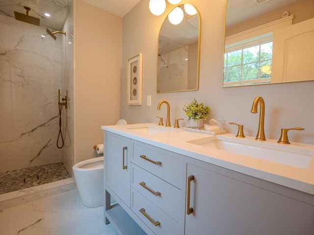 11 Bacon Dr, Saugus, MA 01906