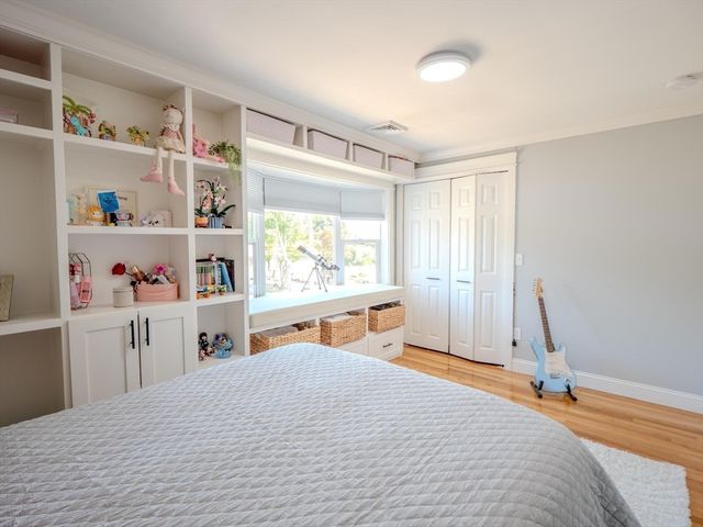 11 Bacon Dr, Saugus, MA 01906